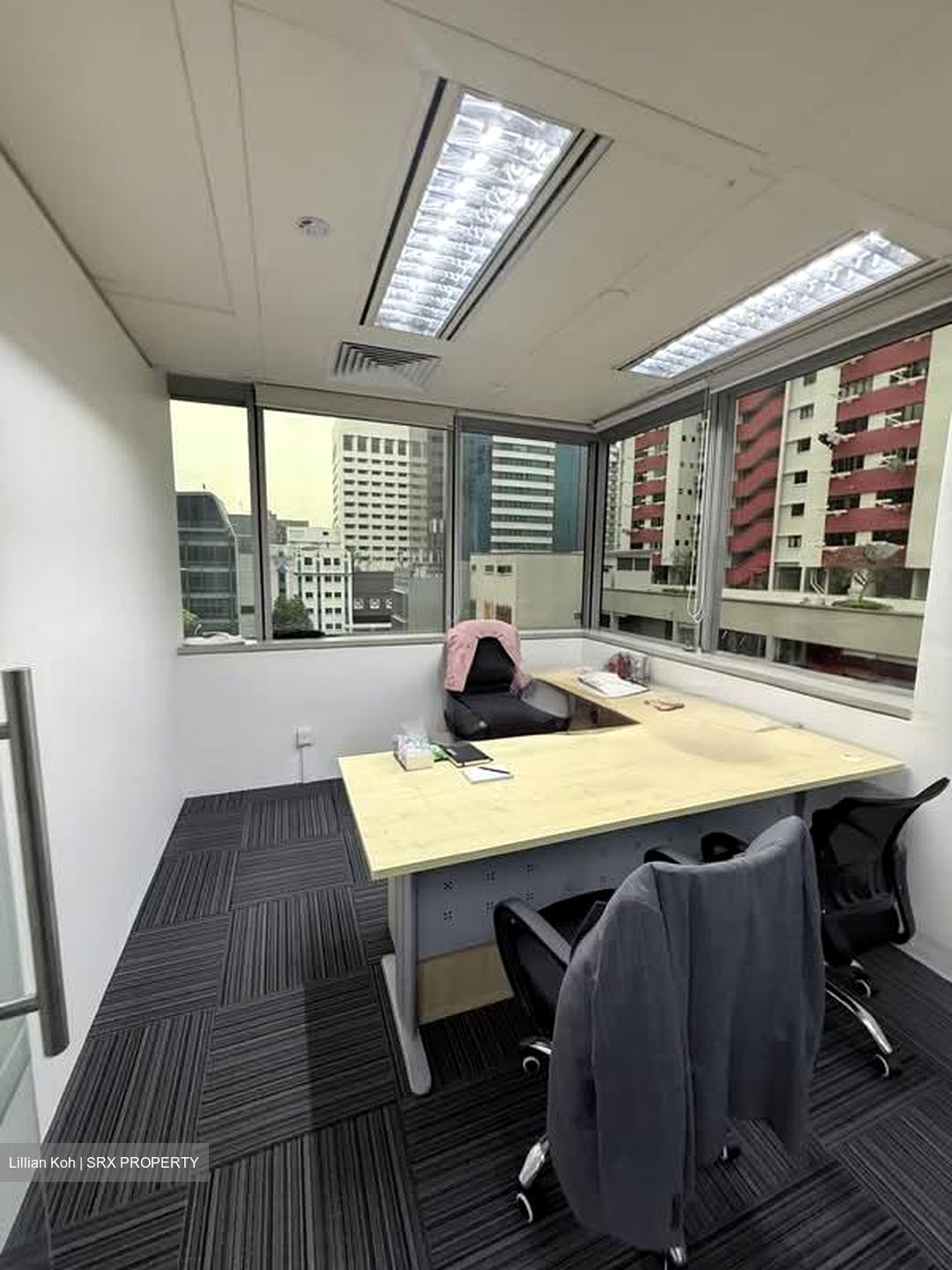 Odeon Towers (D7), Office #544648721